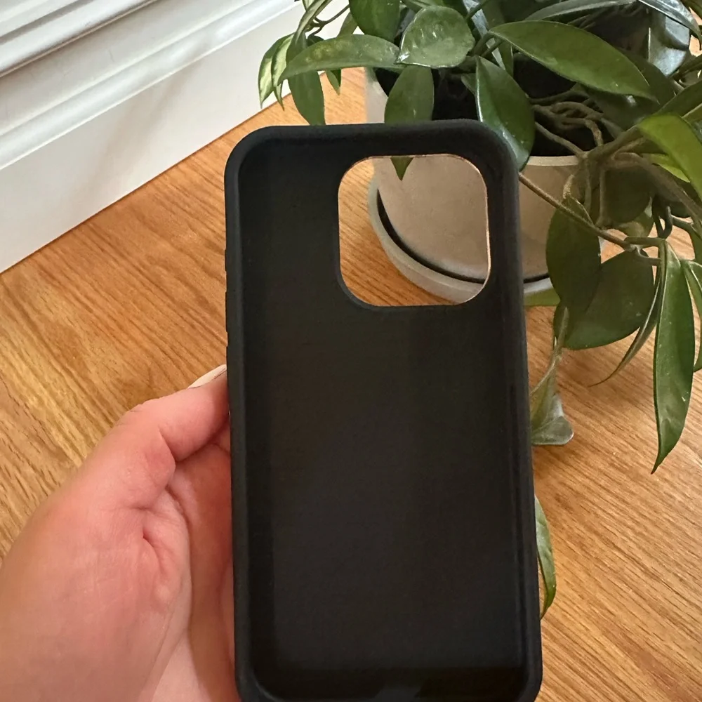 Burga Lasso iPhone 15 Pro Case - Picture 3 of 3